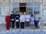 Trao học bổng cho các em bé nghèo học giỏi tại xã Lâm Sơn, Ninh Thuận